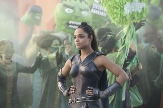 gallery-1503312508-hulk-parade-valkyrie-thor-ragnarok